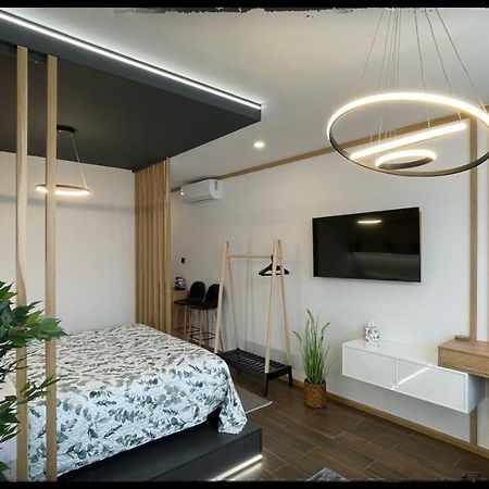 Good Knight Apartman Διαμέρισμα Σέγκεντ Εξωτερικό φωτογραφία