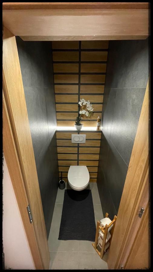 Good Knight Apartman Διαμέρισμα Σέγκεντ Εξωτερικό φωτογραφία